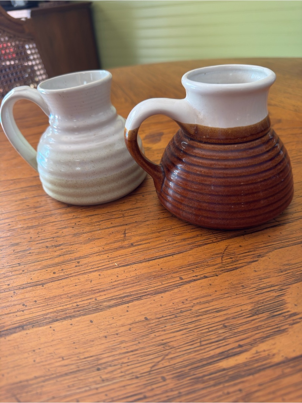Vintage No-Spill Wide-Bottom Stoneware Mug Set – Beehive Design – Rustic Pottery